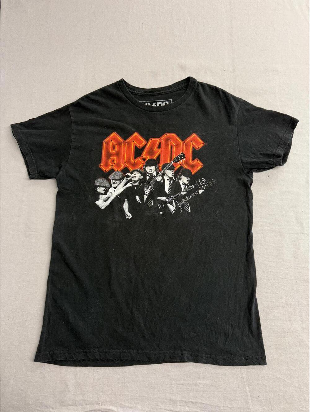 ACDC Band T-shirt AC/DC MRCH Tag Band Photo Front 2 Sided -M
